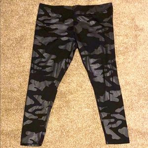 Black camo leggings